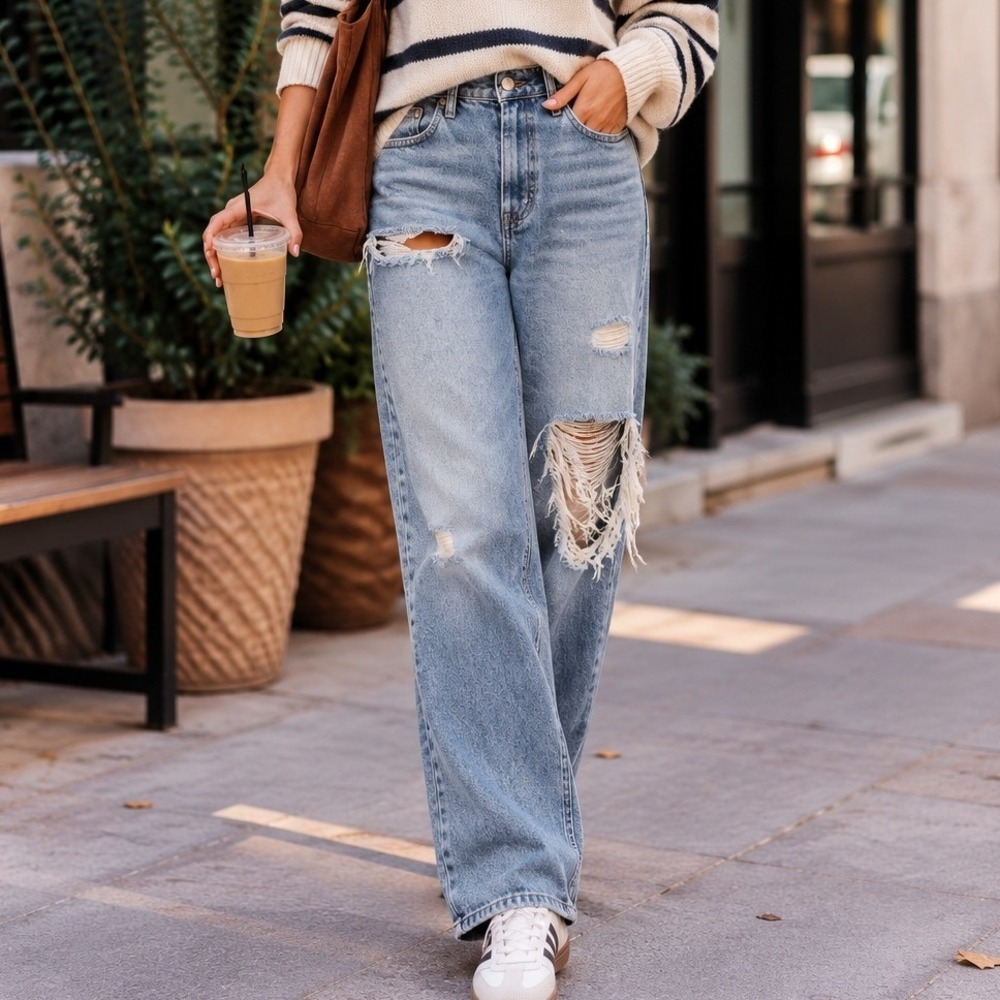 BlankNYC The Franklin Ribcage Wide Leg Distressed Jeans Light Wash Blue 30 Long